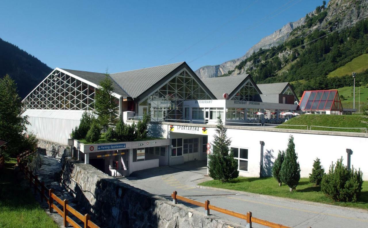 Campingplatz Mit Restaurant & Sportarena Leukerbad Exterior foto